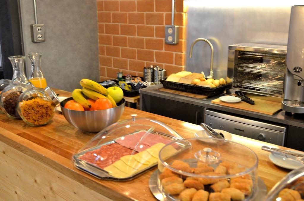 Far Atocha Hostal